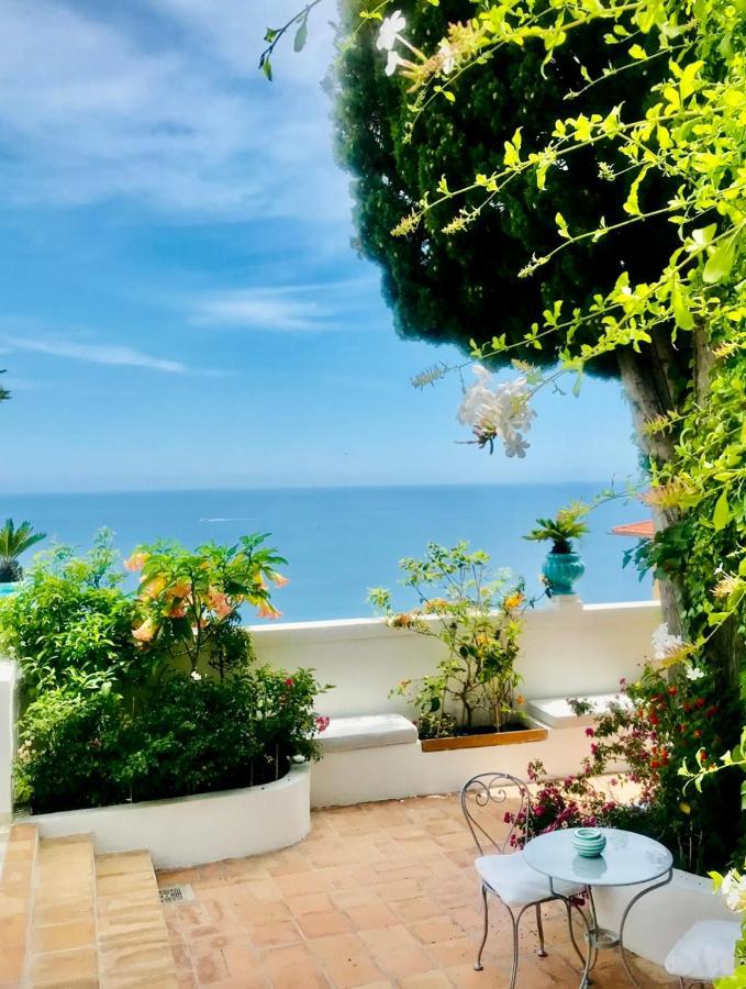Les Lilas * Roquebrune-Cap-Martin